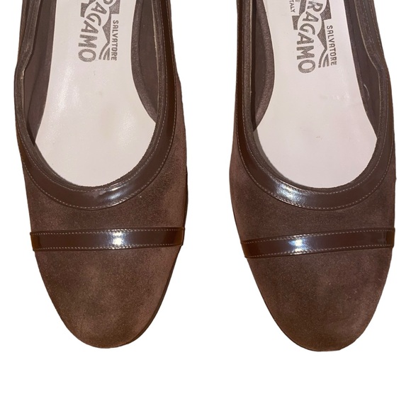 SALVATORE FERRAGAMO Vara Pump Low
Heel Suede and Patent Leather Size 9.5 C New - Picture 13 of 16